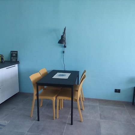 Una Finestra Su Savona Exterior foto